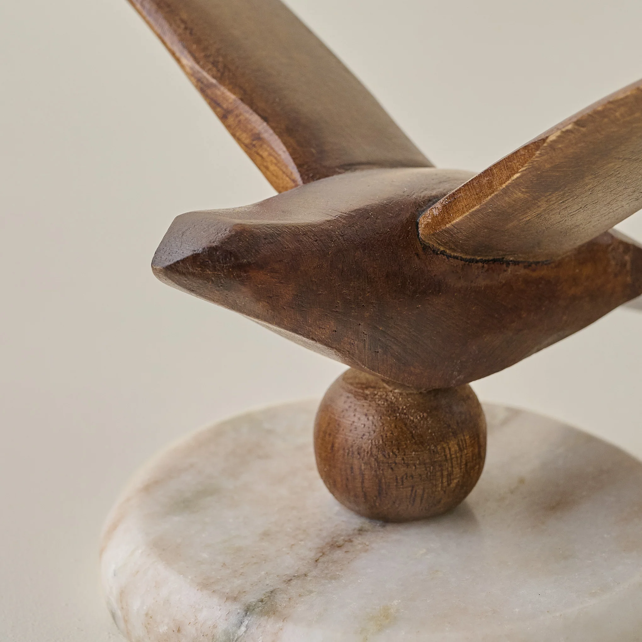 Marble and Wood Bird Sit About - Image 3